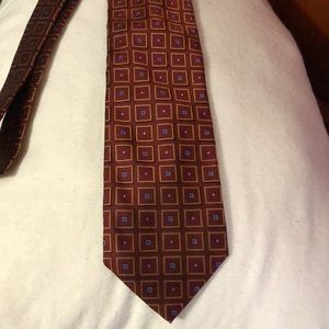Jos.A.Bank 60” silk tie hand sewn in USA. Burgundy with gold squares .New no tag